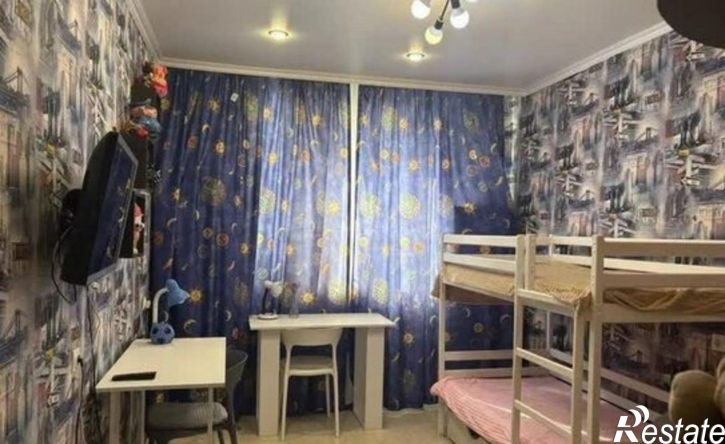 3-комн квартира 10-й микрорайон, 74
