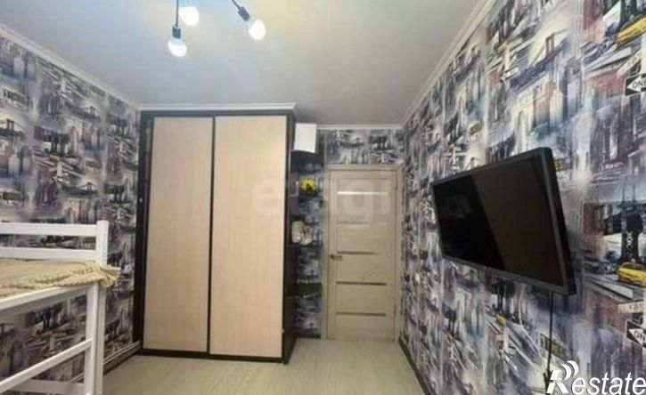 3-комн квартира 10-й микрорайон, 74