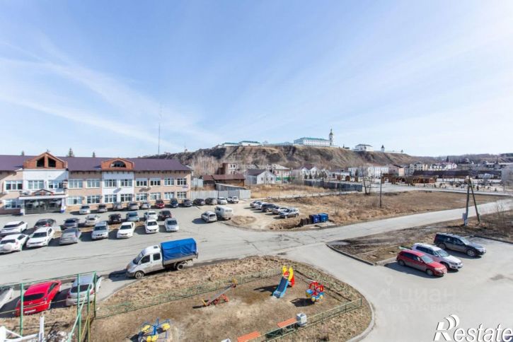 3-комн квартира Базарная пл, 22,  д. 22