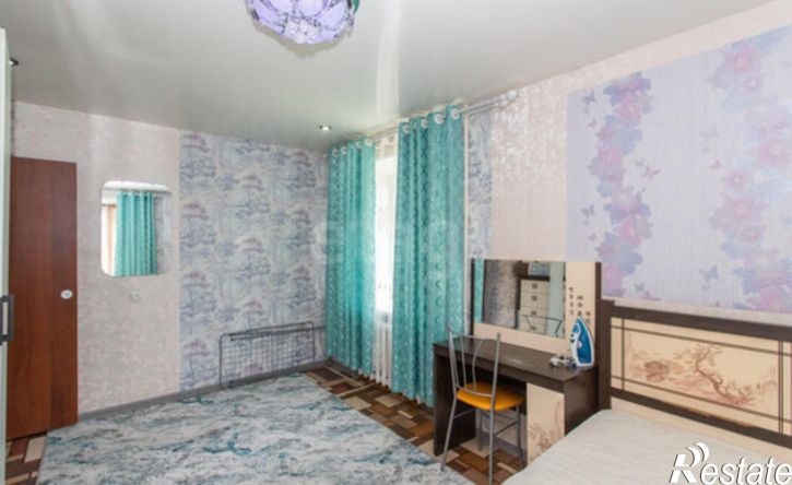 4-комн квартира 4-й микрорайон, 38