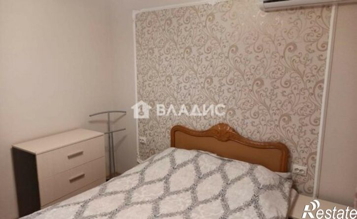 4-комн квартира 10-й микрорайон, 3А