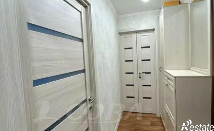 2-комн квартира 6-й микрорайон, 17