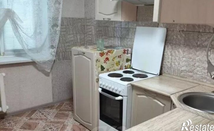 4-комн квартира 8-й микрорайон, 41