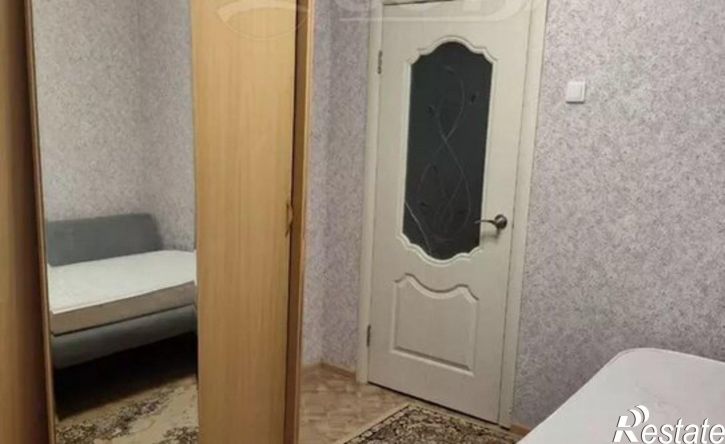 4-комн квартира 8-й микрорайон, 41