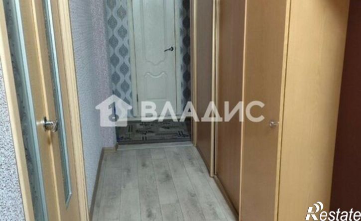 4-комн квартира 8-й микрорайон, 41