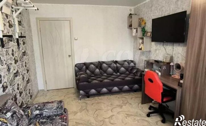 2-комн квартира 8-й микрорайон, 12