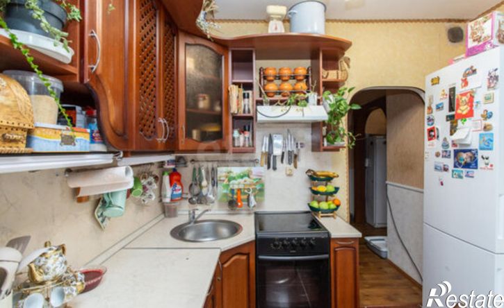 3-комн квартира 10-й микрорайон, 44