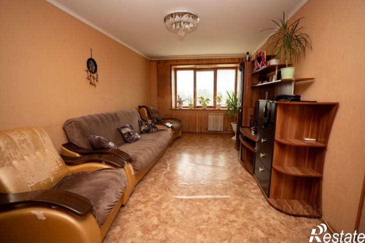 3-комн квартира 8-й микрорайон, 28