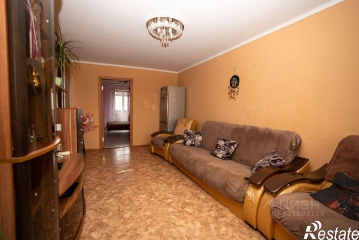 3-комн квартира 8-й микрорайон, 28