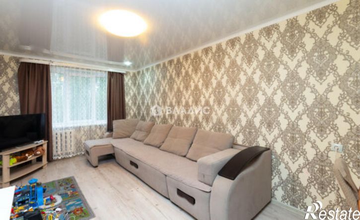 3-комн квартира 8-й микрорайон, 11