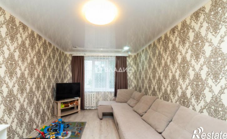 3-комн квартира 8-й микрорайон, 11
