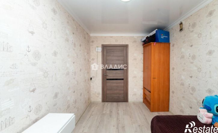 3-комн квартира 8-й микрорайон, 11