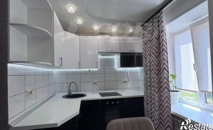 3-комн квартира 8-й микрорайон, 28