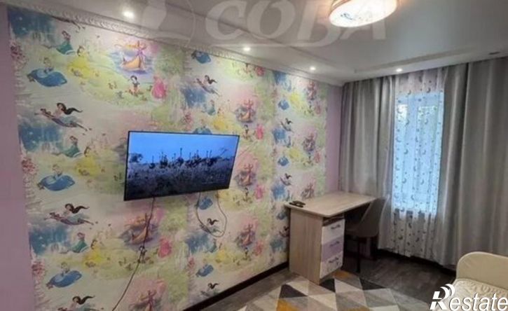 3-комн квартира 8-й микрорайон, 28