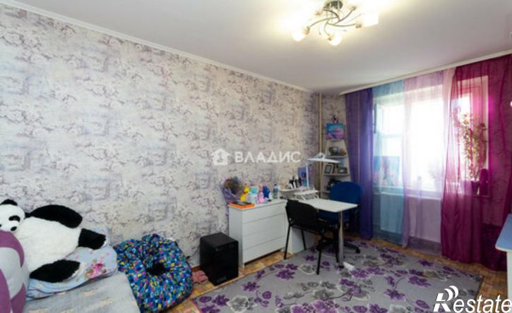 3-комн квартира 7-й микрорайон, 47