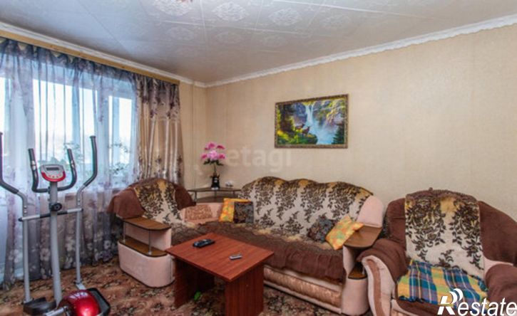 4-комн квартира 10-й микрорайон, 47