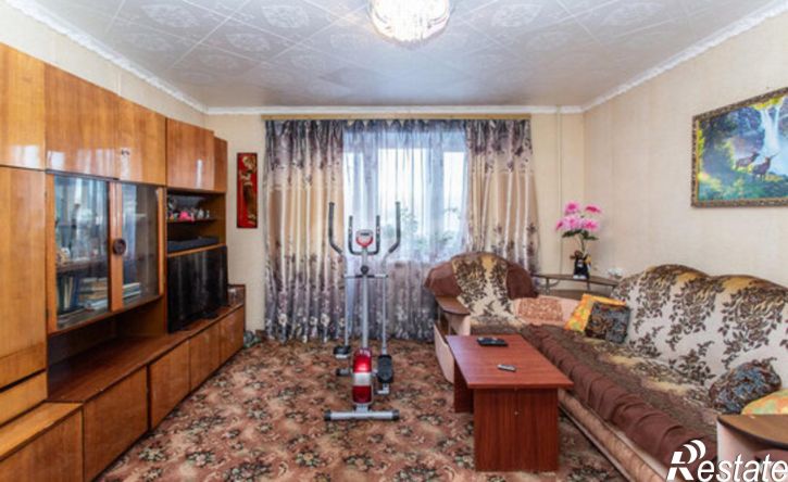 4-комн квартира 10-й микрорайон, 47