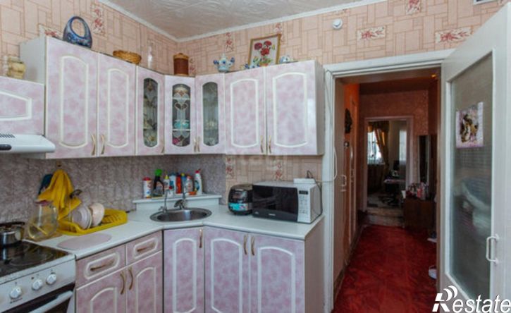 4-комн квартира 10-й микрорайон, 47