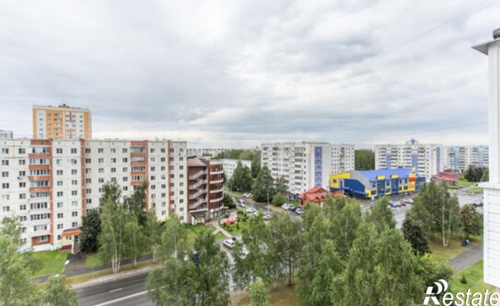 3-комн квартира 8-й микрорайон, 28