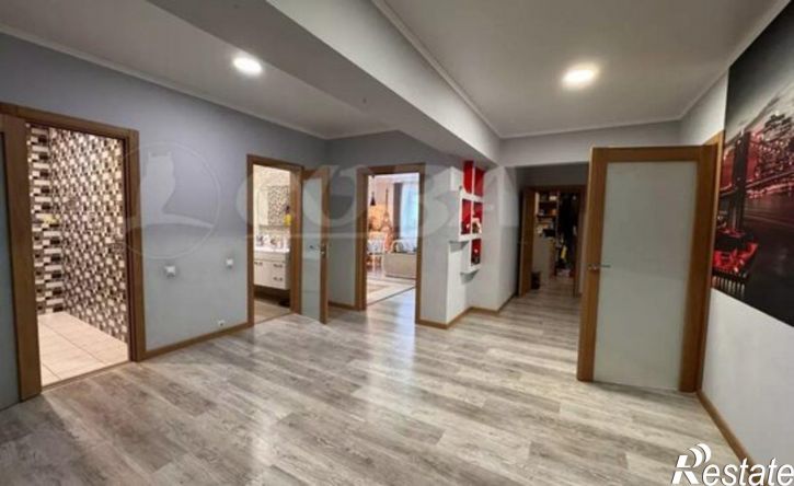 3-комн квартира 10-й микрорайон, 73Б