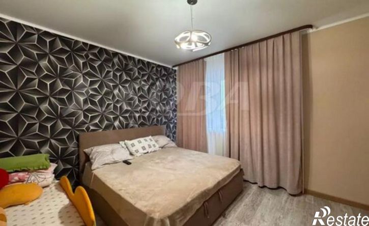 3-комн квартира 10-й микрорайон, 73Б