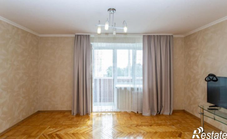3-комн квартира 4-й микрорайон, 15