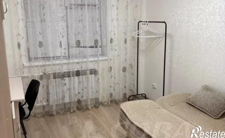 4-комн квартира 10-й микрорайон, 3А