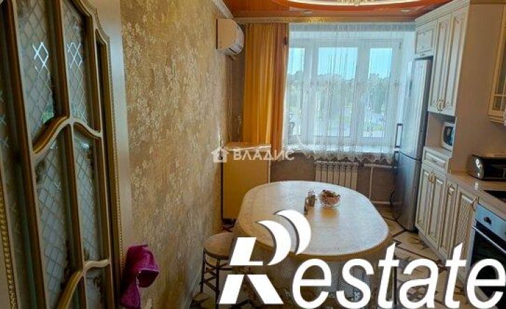 3-комн квартира 7-й микрорайон, 48Б