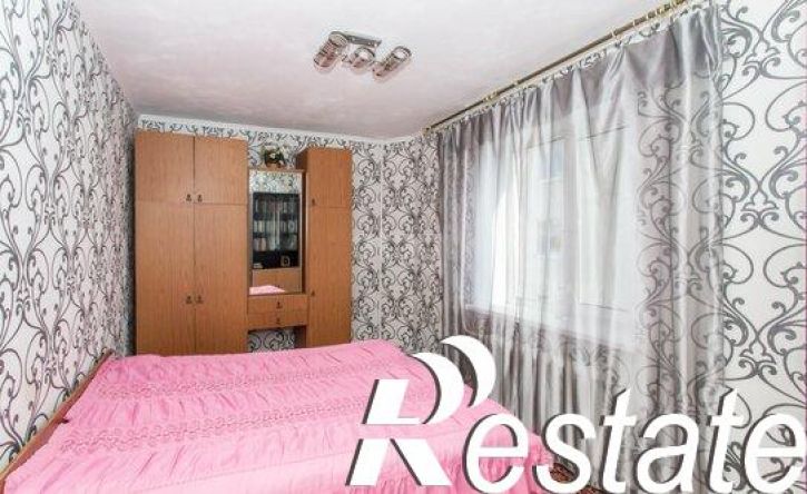4-комн квартира 10-й микрорайон, 5Б