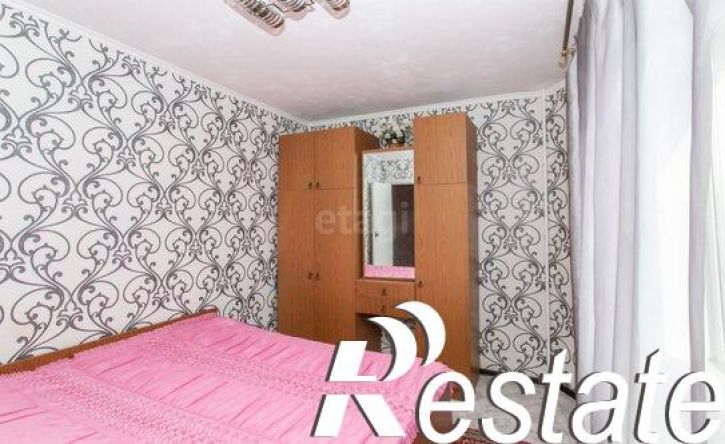 4-комн квартира 10-й микрорайон, 5Б