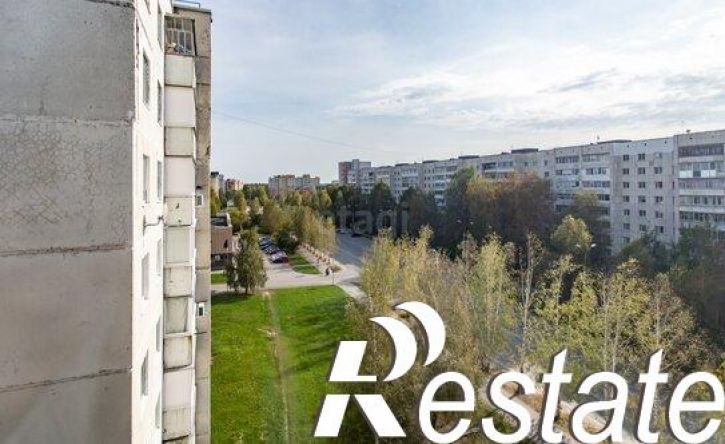 4-комн квартира 10-й микрорайон, 5Б