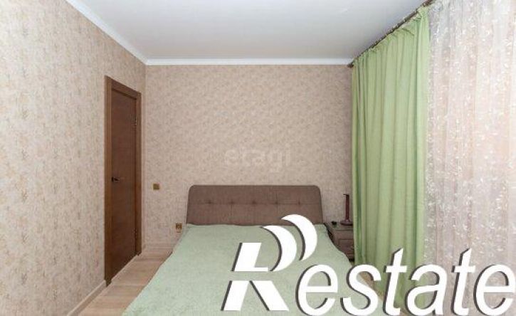 3-комн квартира 10-й микрорайон, 63А