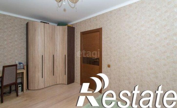 3-комн квартира 10-й микрорайон, 63А