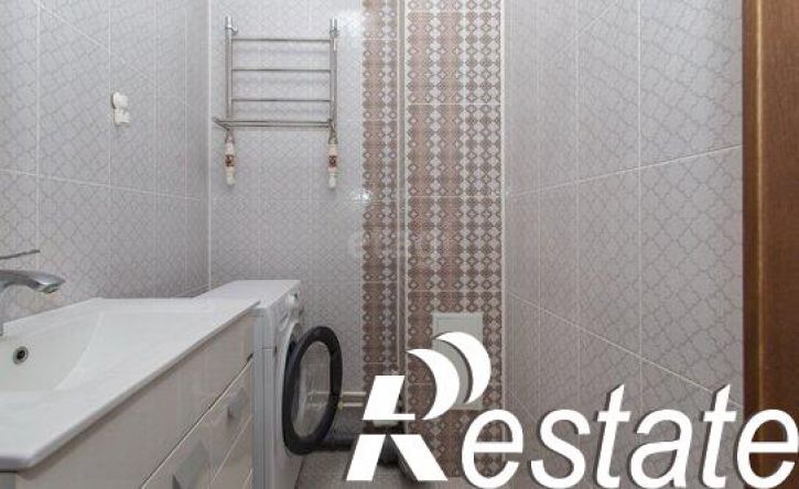 3-комн квартира 10-й микрорайон, 63А