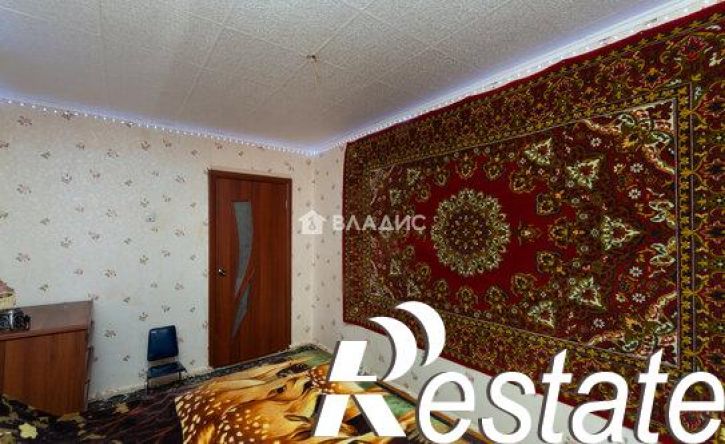 3-комн квартира 8-й микрорайон, 8А