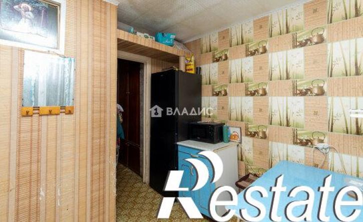 3-комн квартира 8-й микрорайон, 8А