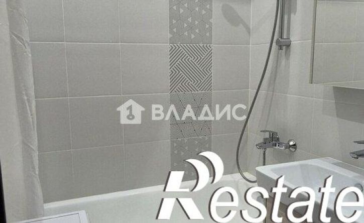 3-комн квартира 10-й микрорайон, 74