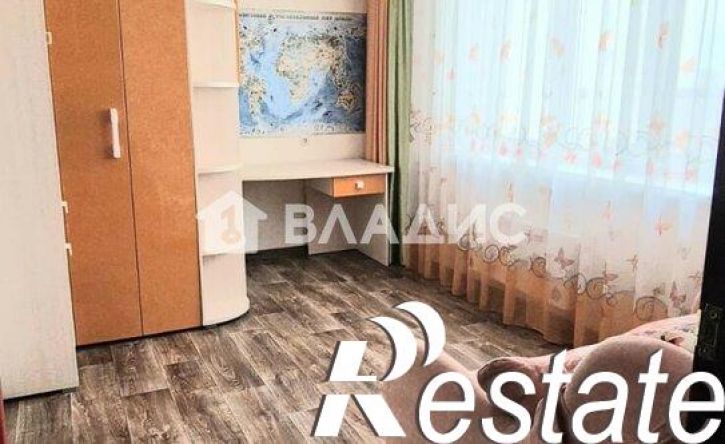 3-комн квартира 10-й микрорайон, 74