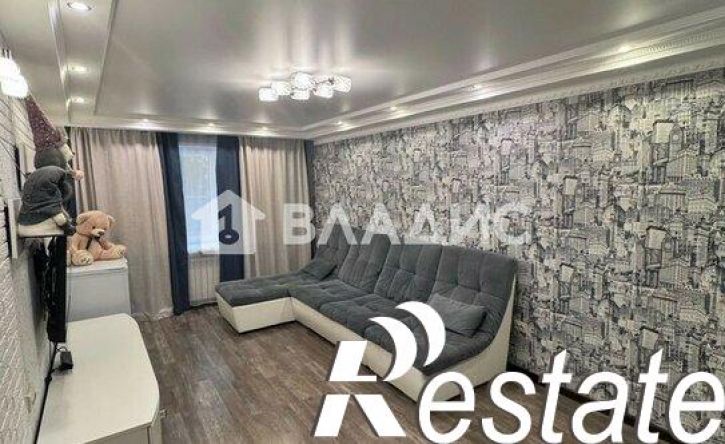 3-комн квартира 8-й микрорайон, 28