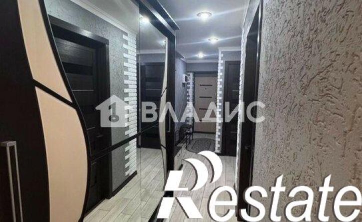 3-комн квартира 8-й микрорайон, 28