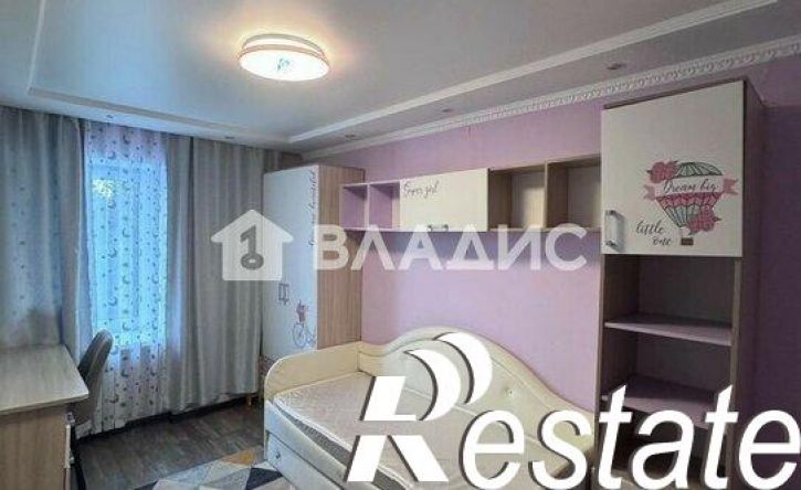 3-комн квартира 8-й микрорайон, 28