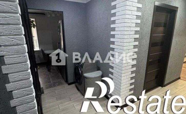 3-комн квартира 8-й микрорайон, 28