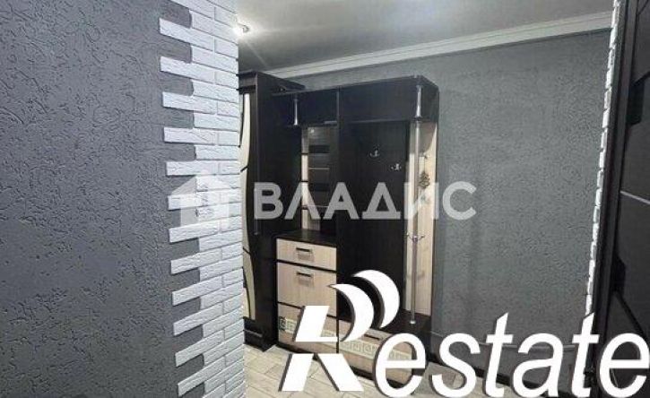 3-комн квартира 8-й микрорайон, 28