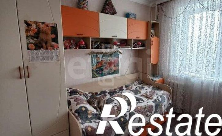 4-комн квартира 10-й микрорайон, 5В