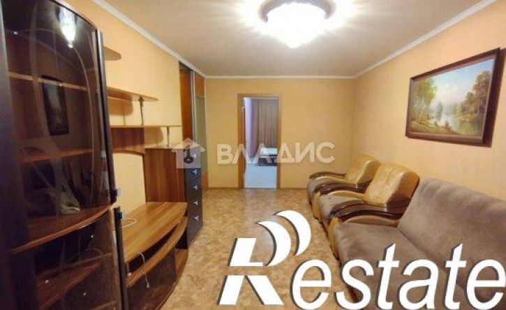 3-комн квартира 8-й микрорайон, 28
