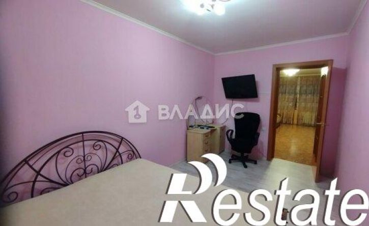 3-комн квартира 8-й микрорайон, 28