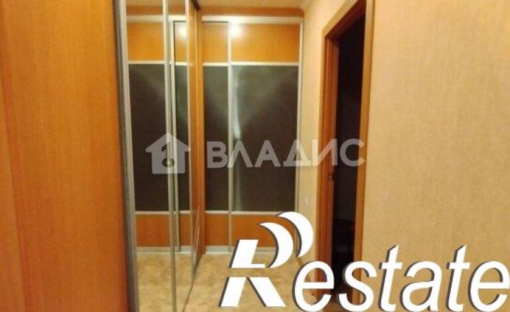 3-комн квартира 8-й микрорайон, 28