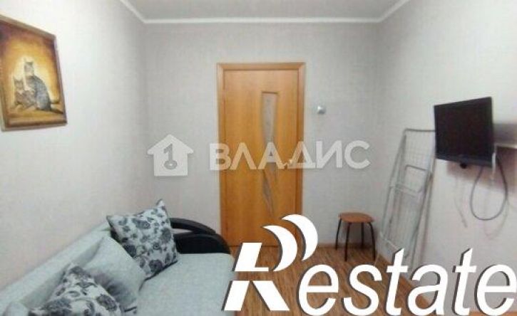 3-комн квартира 8-й микрорайон, 28