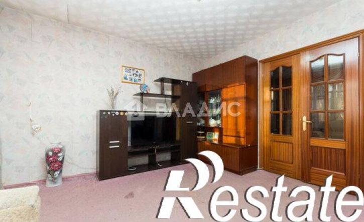 4-комн квартира 3-й микрорайон, 9