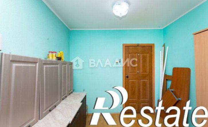4-комн квартира 3-й микрорайон, 9